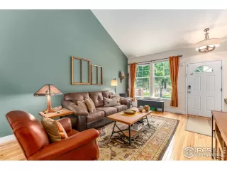 Photo #4: 945747 Listing