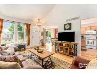 Photo #6: 945747 Listing