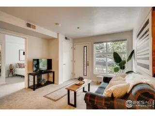 Photo #2: 945780 Listing