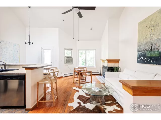 MLS: 945811 Condo For Sale