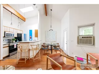 Photo #1: 945811 Listing