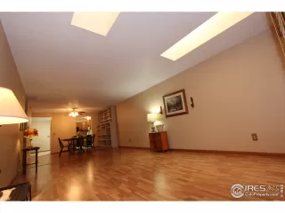 Photo #2: 945842 Listing