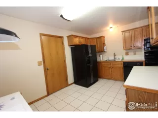 Photo #5: 945842 Listing