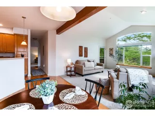 Photo #3: 945851 Listing 