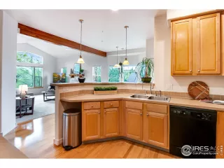 Photo #4: 945851 Listing 