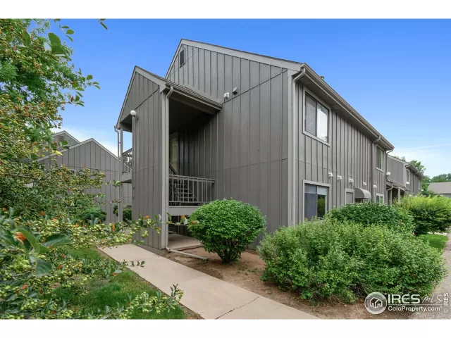 MLS: 945873 Condo For Sale