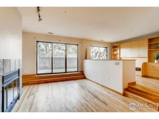 Photo #5: 945931 Listing