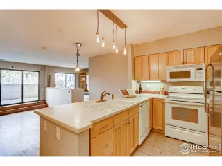 Photo #6: 945931 Listing