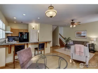 Photo #6: 946004 Listing