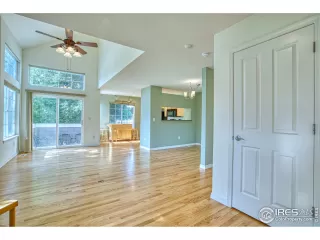 Photo #3: 946051 Listing