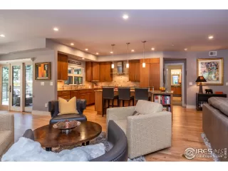 Photo #3: 946089 Listing