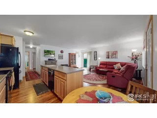 Photo #6: 946095 Listing