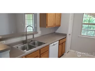 Photo #5: 946113 Listing