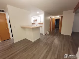 Photo #5: 946295 Listing