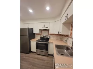 Photo #6: 946295 Listing