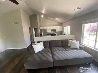 Photo #5: 946326 Listing