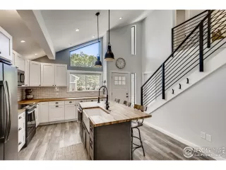 Photo #4: 946407 Listing