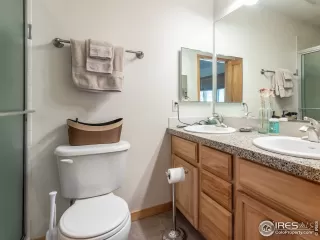 Photo #4: 946408 Listing