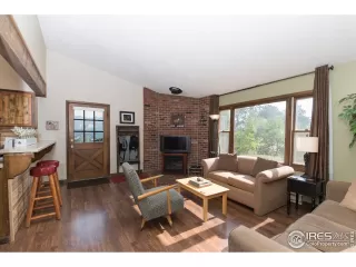 Photo #2: 946426 Listing