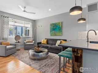 Photo #5: 946442 Listing