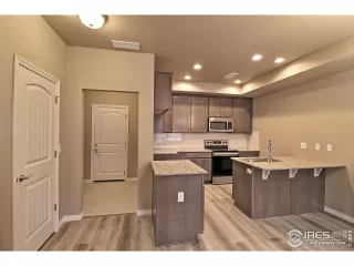 Photo #3: 946483 Listing