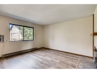 Photo #5: 946558 Listing