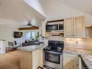 Photo #6: 9465605 Listing