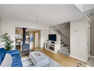 Photo #5: 946590 Listing 