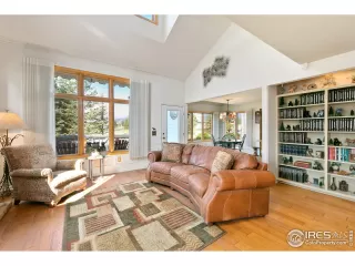 Photo #4: 946672 Listing