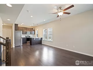 Photo #3: 946860 Listing