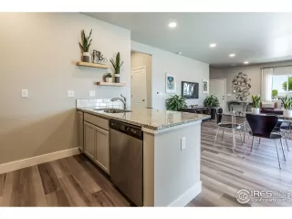 Photo #5: 946933 Listing 