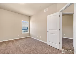 Photo #6: 946980 Listing