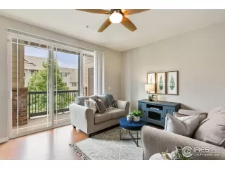 Photo #5: 947083 Listing