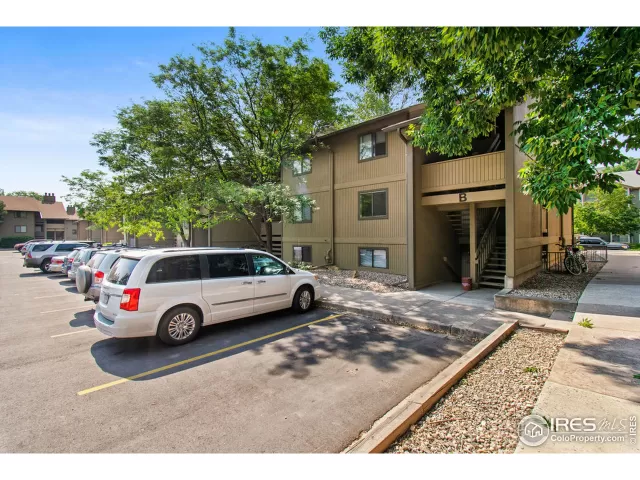 MLS: 947186 Condo For Sale