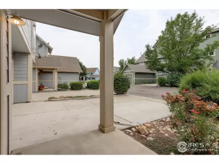 Photo #3: 947200 Listing