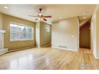 Photo #5: 947200 Listing