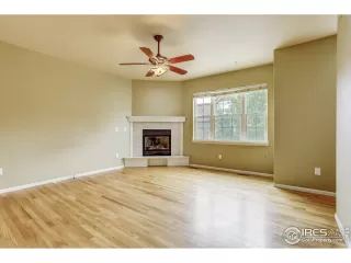 Photo #6: 947200 Listing