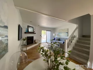 Photo #6: 947247 Listing