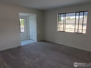 Photo #4: 947315 Listing