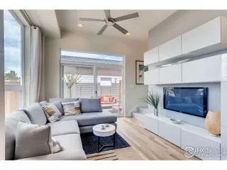 Photo #4: 947426 Listing