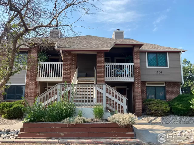 MLS: 947487 Condo For Sale