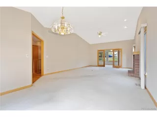 Photo #5: 9475760 Listing