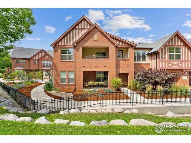MLS: 947599 Condo For Sale