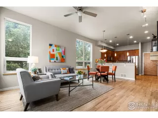 Photo #4: 947609 Listing