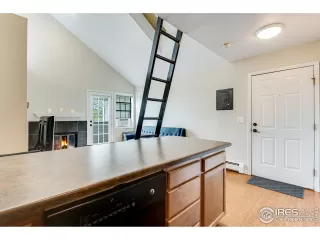 Photo #6: 947652 Listing