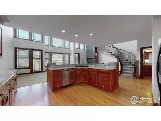 Photo #6: 947882 Listing