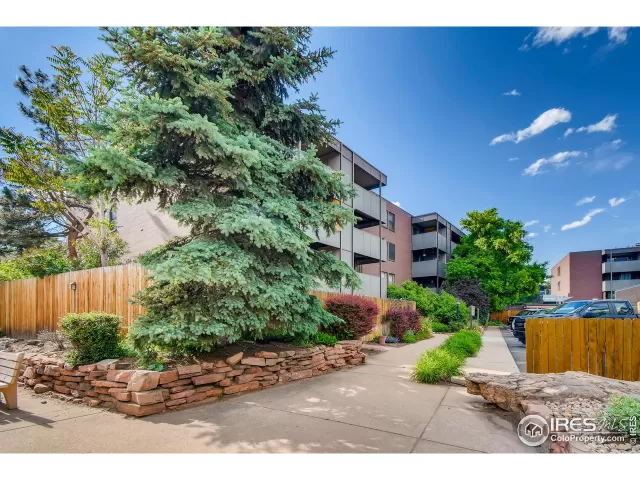 MLS: 947887 Condo For Sale