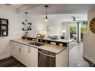 Photo #4: 947909 Listing 