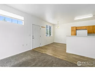 Photo #5: 947944 Listing