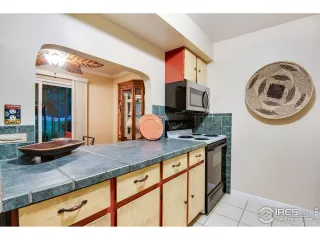 Photo #5: 947974 Listing